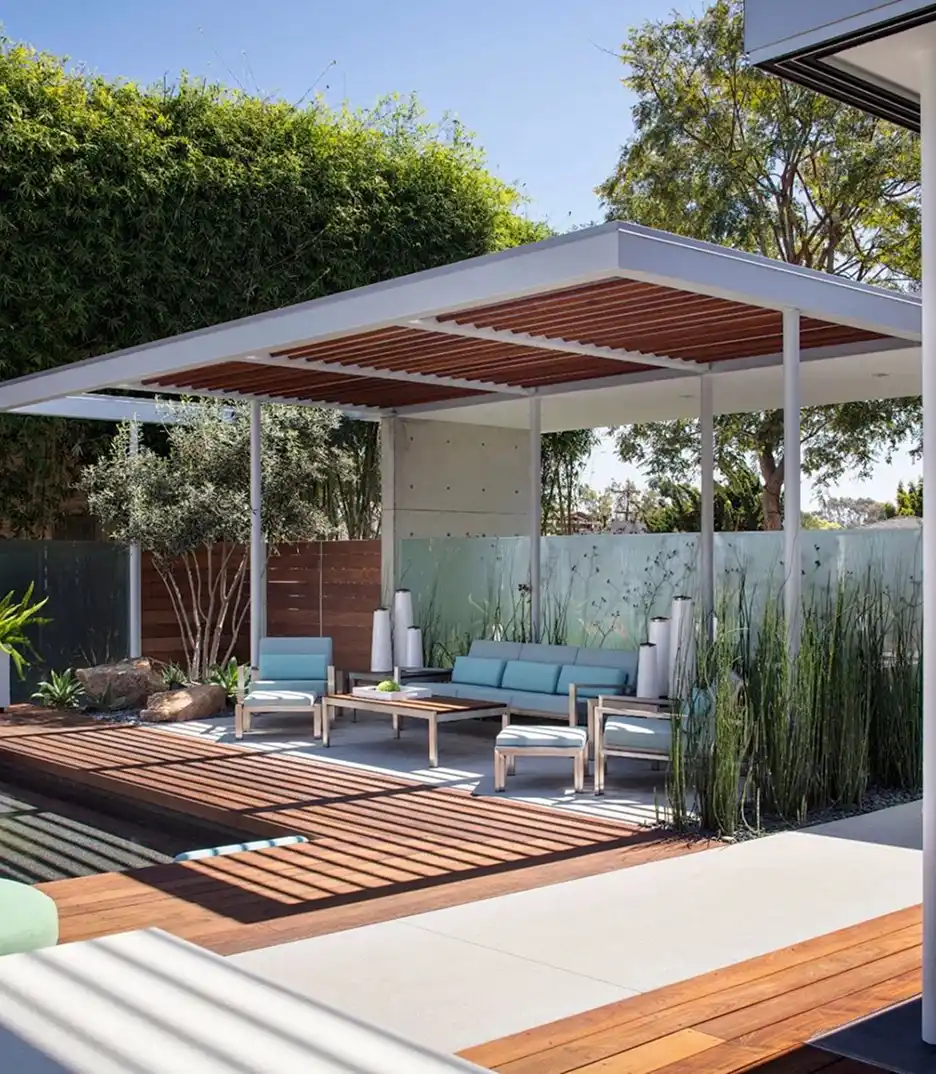 Aluminum canopies and pergolas for outdoor leisure, poolside, and club terraces