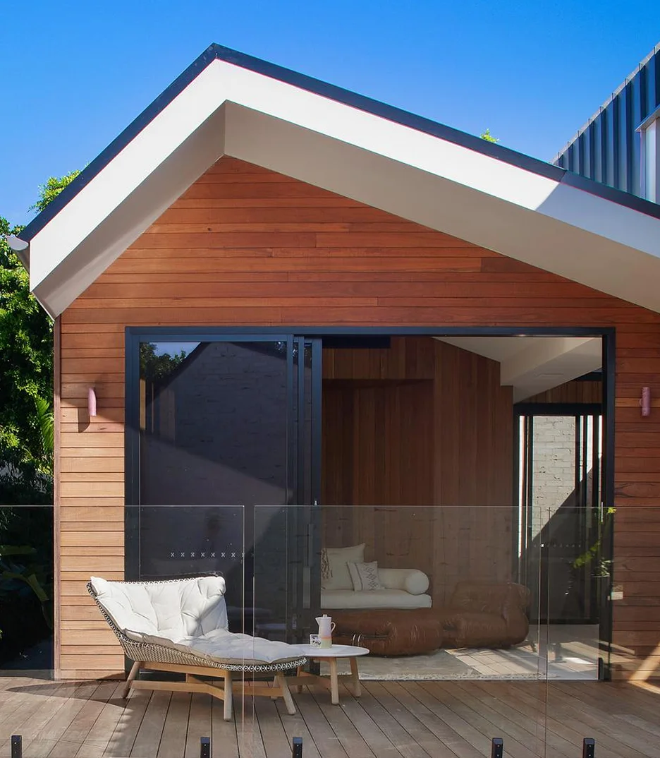 Aluminum sliding doors and windows for balconies, terraces, and daylight-filled spaces
