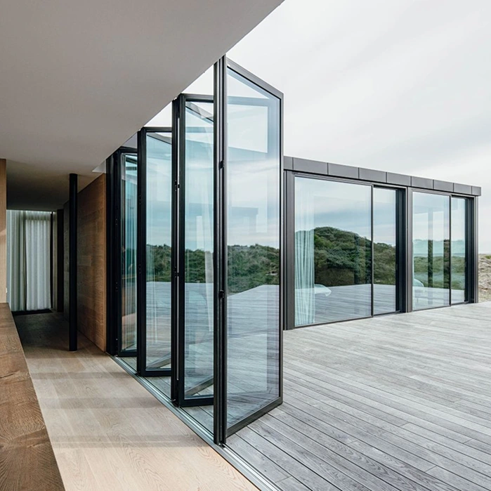 The Shijia Elite Series folding doors offer flexible space solutions and wide openings. Equipped with heavy-duty hardware and thermal-break aluminum for smooth folding operation and outstanding insulation.
