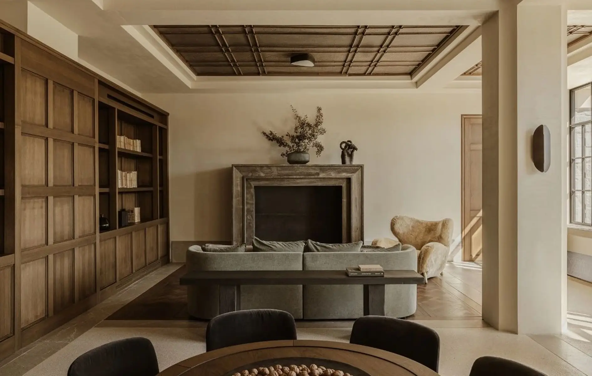 Boutique Homestay, Melbourne — Wardrobe System